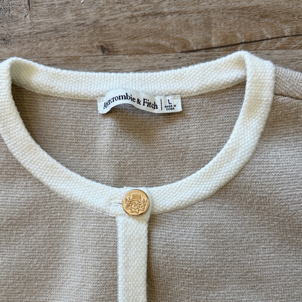 NWOT Abercrombie & Fitch LuxeLoft Button-Up Crew Tee - Picture 2 of 5